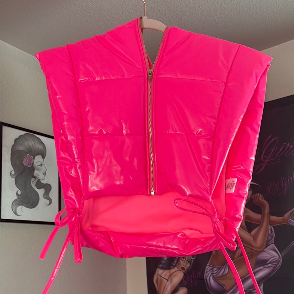 KAYLEEN By Los Angeles Neon Pink Puffer Jacket 💖🐡
